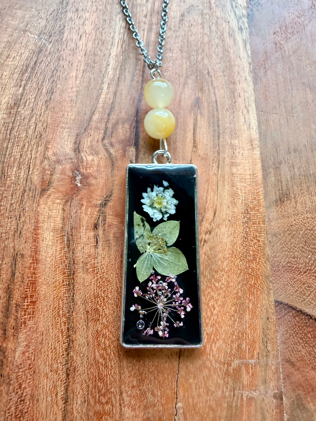 Yellow Jade Botanical Necklace – Silver Chain