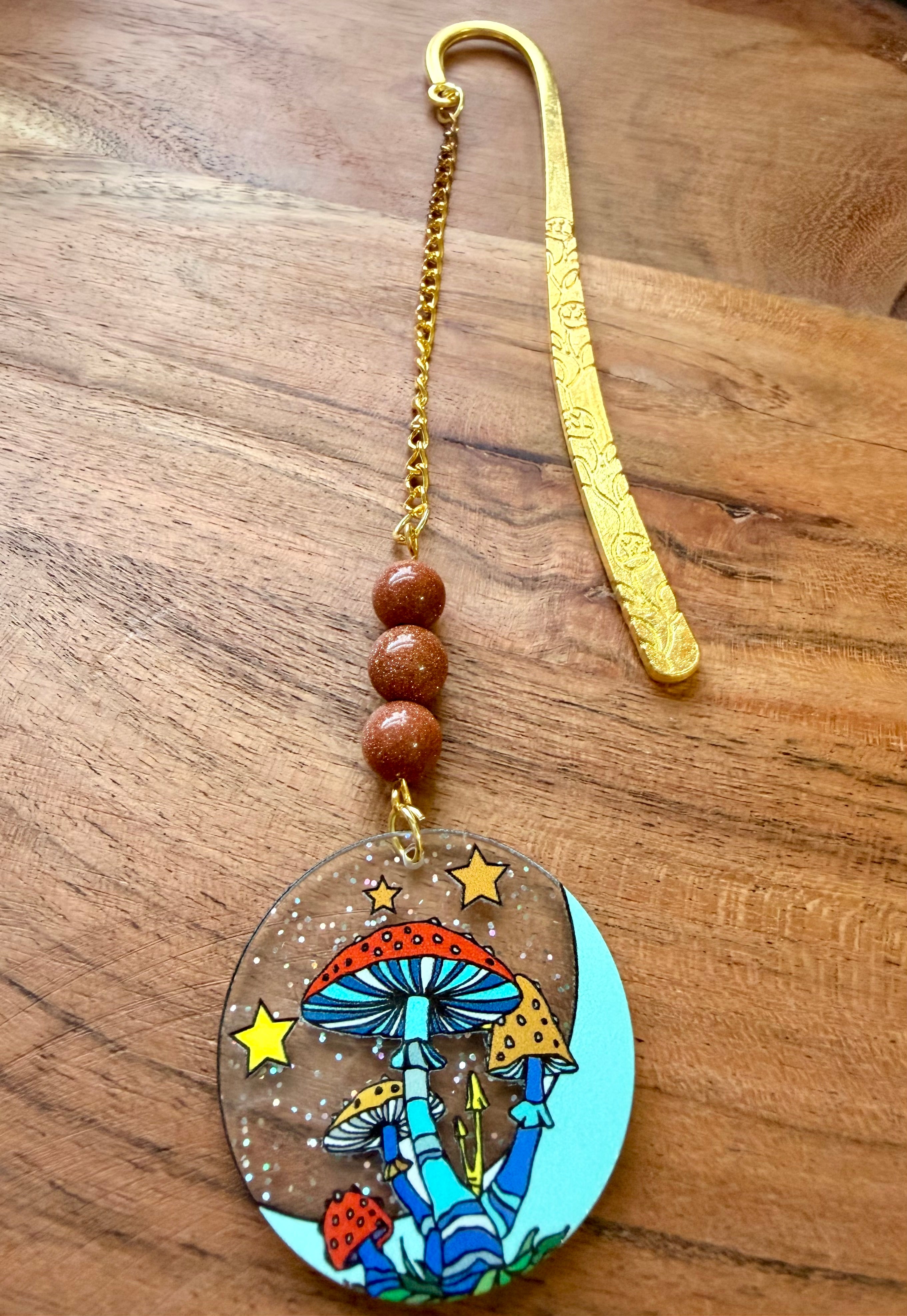 Goldstone Crystal Bookmark With Mushroom Charm – Gold Tone