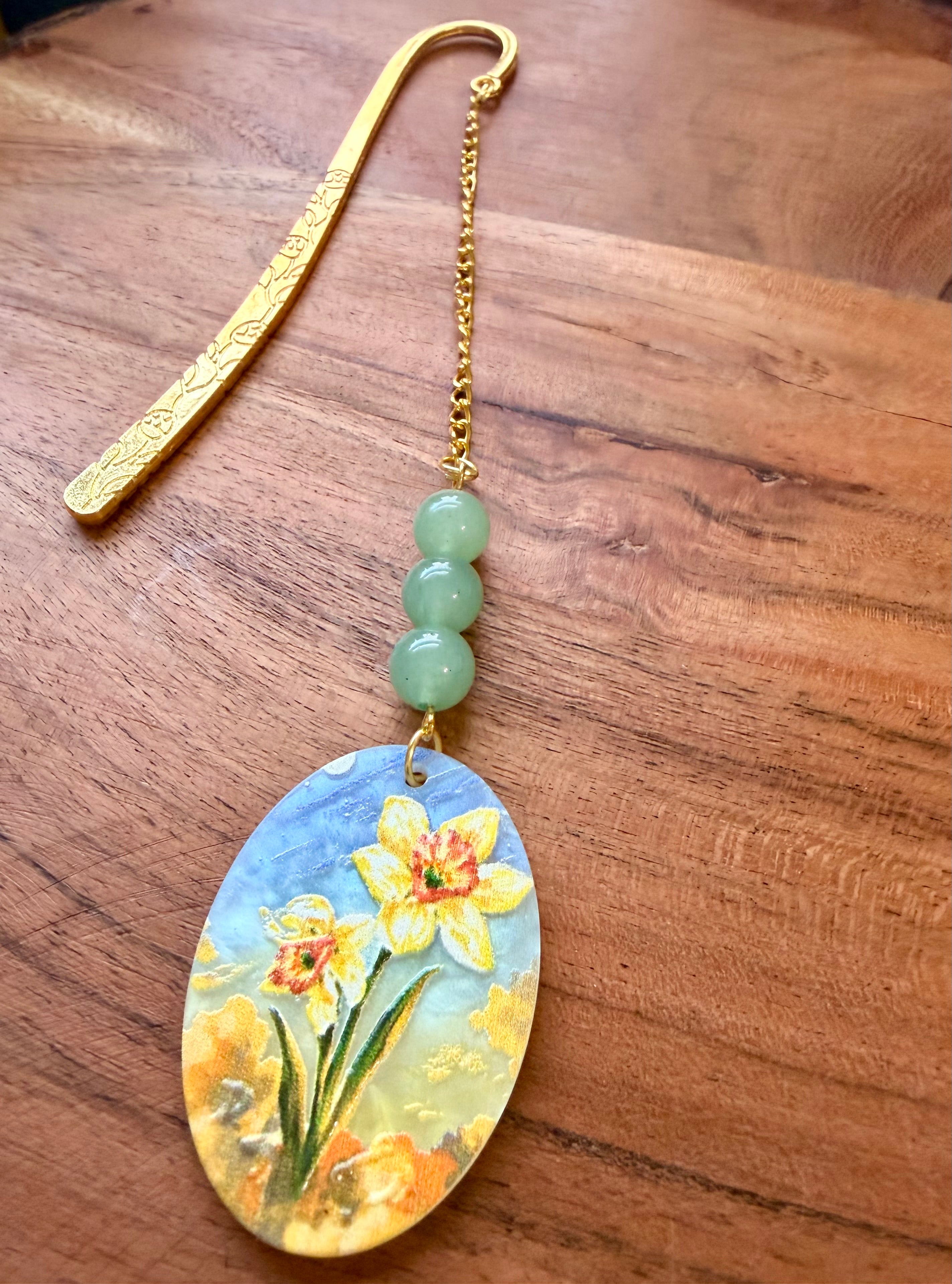 Green Aventurine Crystal Bookmark With Flower Charm – Gold Tone